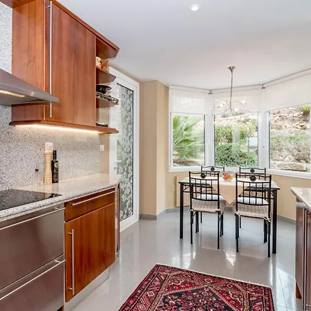 Albatross Hill 6-1b * Marbella